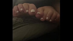 Cumshot on her pretty toes Thumb