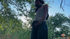 Pissin and jerking in the forest, tweakin Thumb