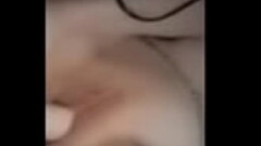 Aussie sexy slut playing Thumb