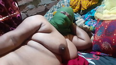 Indian hotel maid Thumb
