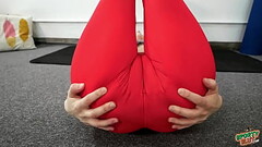Huge Cameltoe Big Wide Pear Ass Babe Stretching in Tight Leggings Thumb