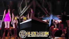 Voy al table, solicito 2 bailarinas muy hermosas relleno una Thumb
