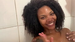 Banho sensual de Kiara Hot Thumb