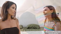 Teen stepdaughter helps stepmom on problem Thumb