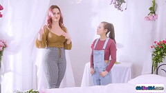 Busty photographer facesitted by model Thumb
