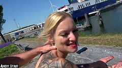 DEUTSCHE BLONDINE WIRD IM HAFEN ROTTERDAM VON ANDY-STAR GEFICKT Thumb