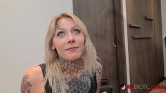 Tattooed babe Nayomi Sharp sucks Sascha'_s big cock Thumb