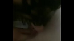 Gli infilo la mano dentro e lei gode Thumb