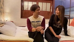 【素人撮影】美人素人妻乱れ総イキ56回以上！中出しナンパ〜黒髪色白の美人妻〜 Thumb